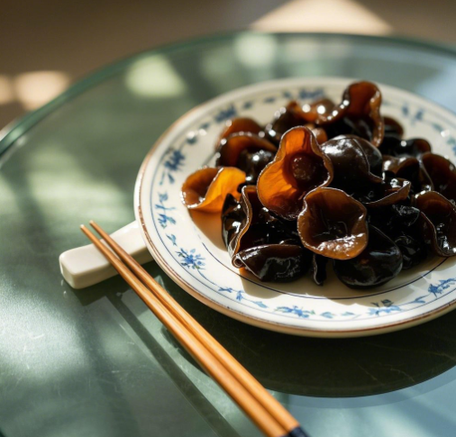木耳久泡真的會產(chǎn)生劇毒嗎？食品安全檢測儀的原理與應(yīng)用