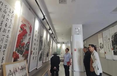 翰墨頌華章，丹青繪新篇——鳳縣慶祝新中國成立75周年優(yōu)秀美術(shù)書法作品展盛大啟幕